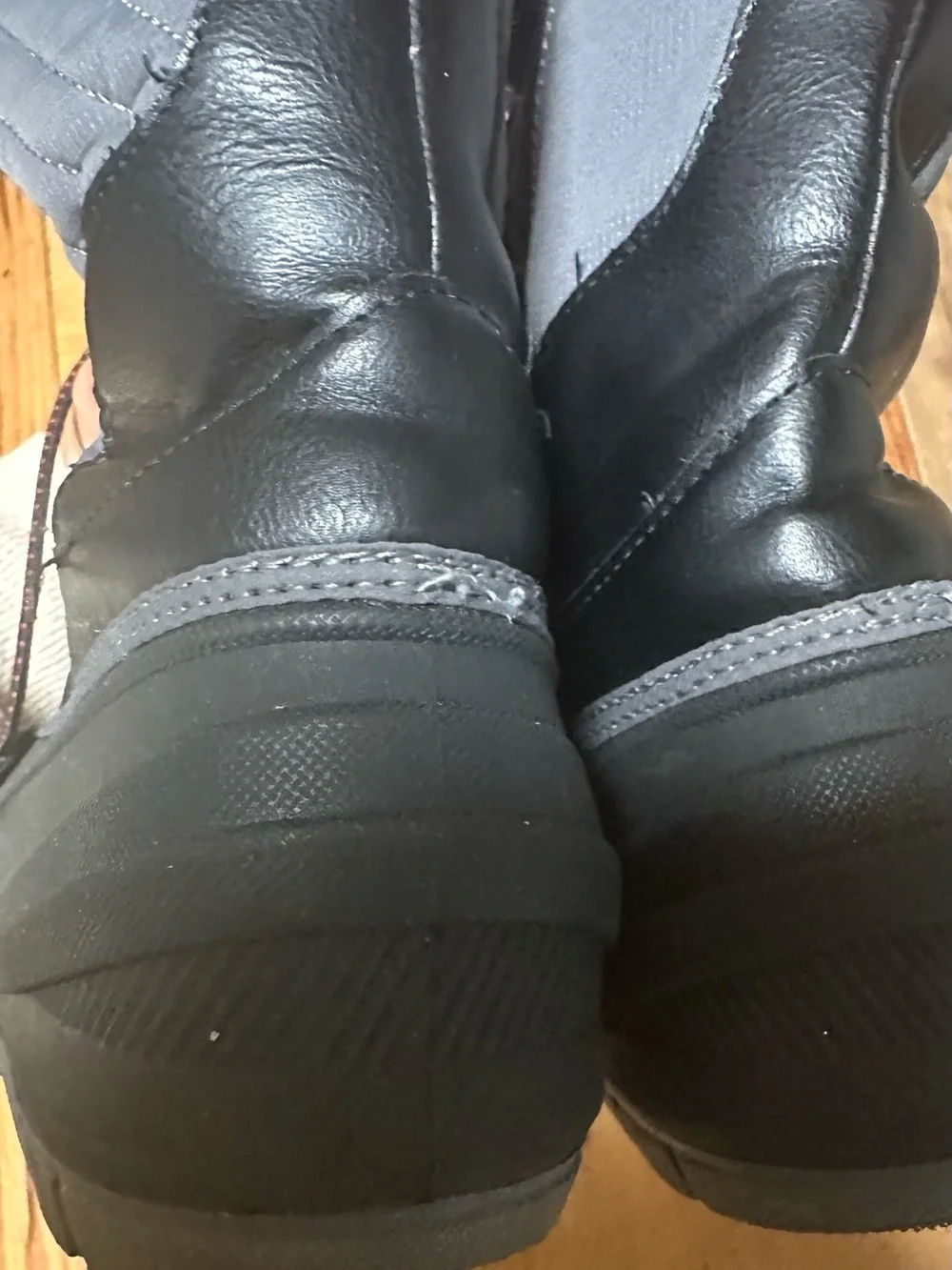 Cat & Jack Gray and Black Kids Thermo Lite Winter Boots with Fleece Lining SZ 3